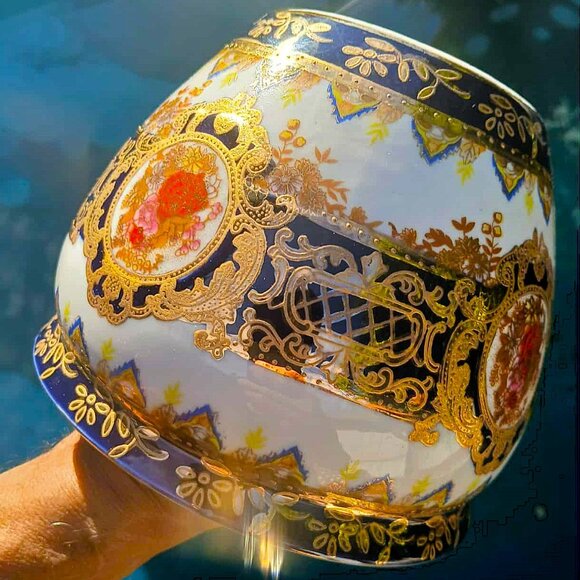 European-style Asian Influenced Intricate Moriage Koi Fish Bowl Planter - Picture 8 of 16